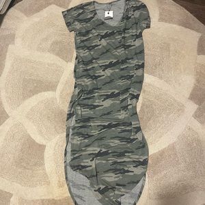 Comfy T-shirt dress with pockets!   Very causal!